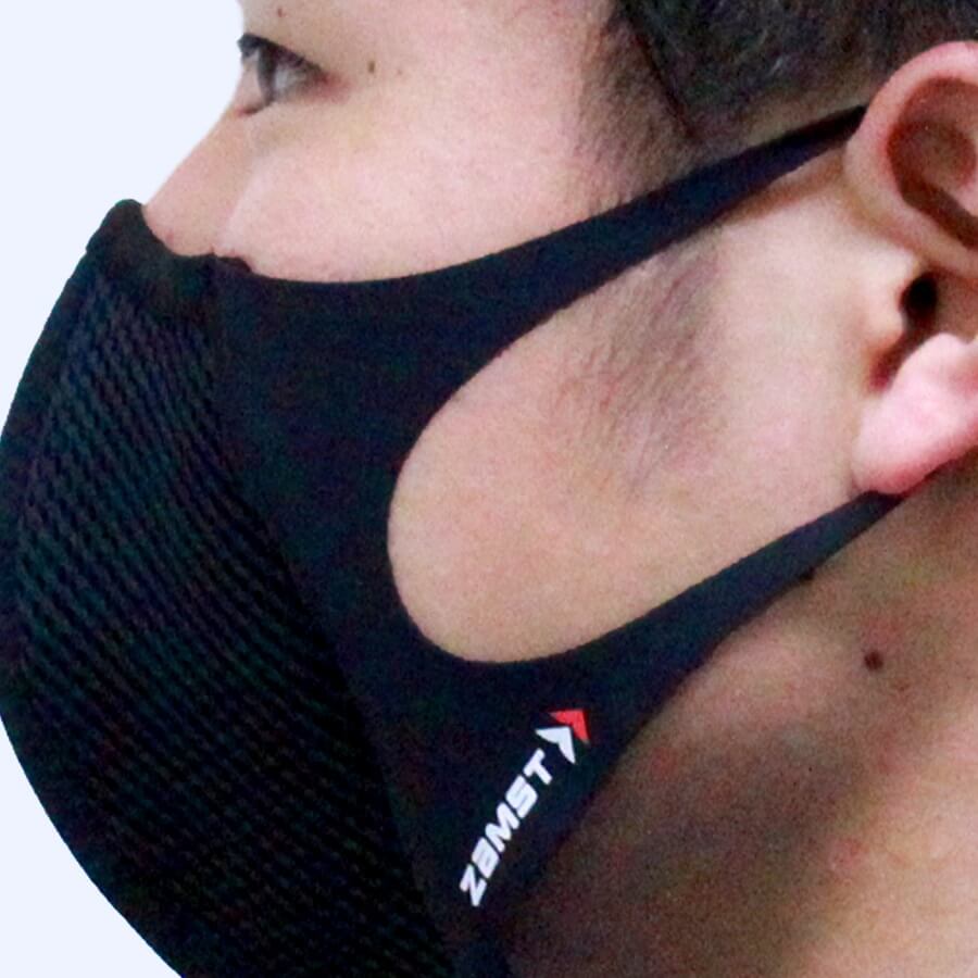 動きにもしっかりフィット