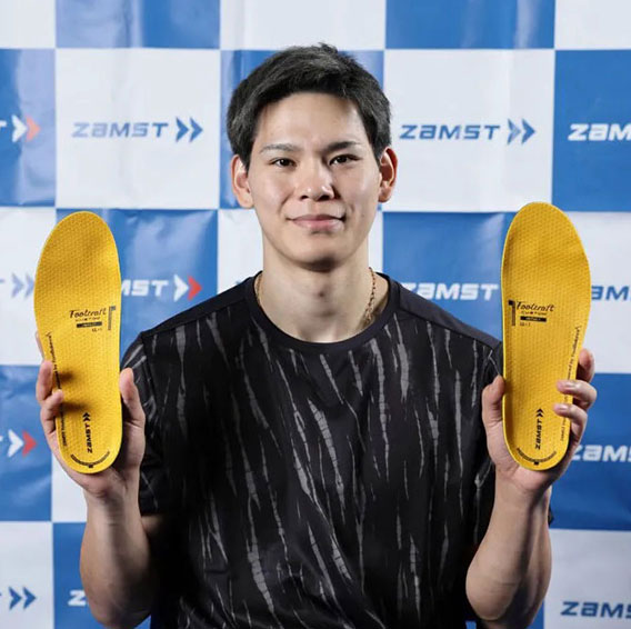 バレーボール　西田 有志選手